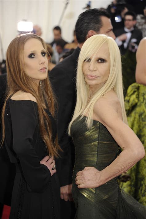 donatella versace figlia storia|does donatella versace own.